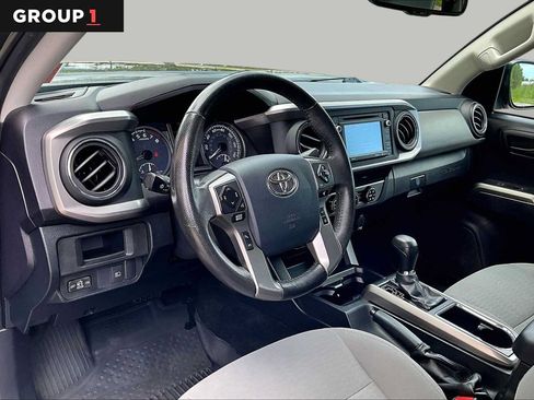 Used 2019 Toyota Tacoma SR5 AWD/4WD image 18