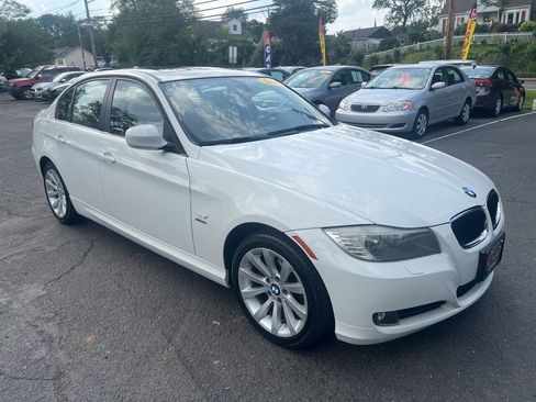 Used 2011 BMW 328i xDrive Sedan image 3