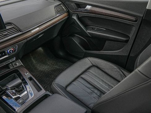 Used 2023 Audi Q5 2.0T Premium w/ Convenience Package image 26