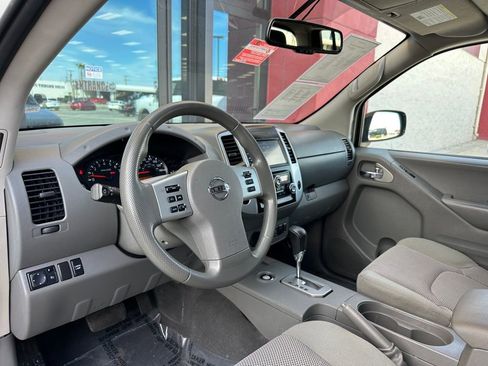 Used 2020 Nissan Frontier SV w/ Midnight Edition Floor Mats image 14