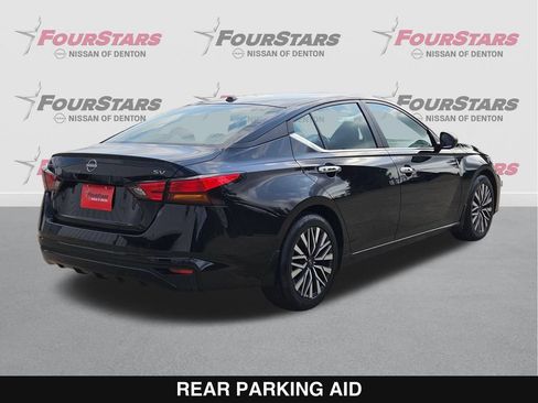 Used 2024 Nissan Altima 2.5 SV FWD image 4
