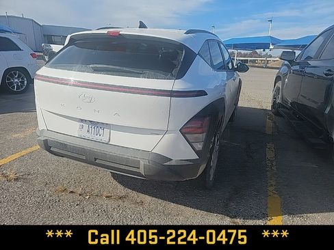 Used 2025 Hyundai Kona SEL image 12