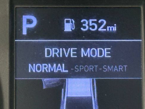 Used 2020 Hyundai Elantra SE FWD image 30