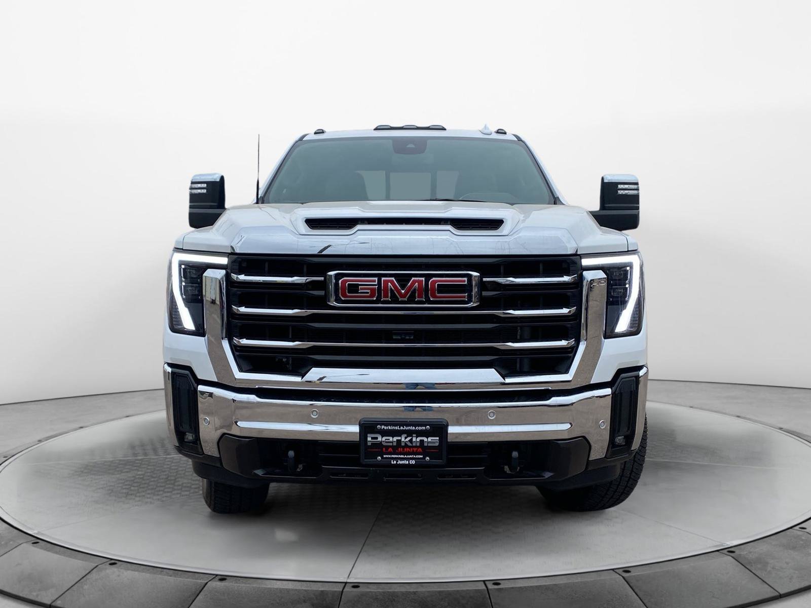 Used 2024 GMC Sierra 2500 SLT w/ SLT Premium Package AWD/4WD image 2
