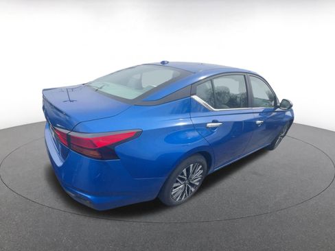 Used 2025 Nissan Altima 2.5 SV image 7