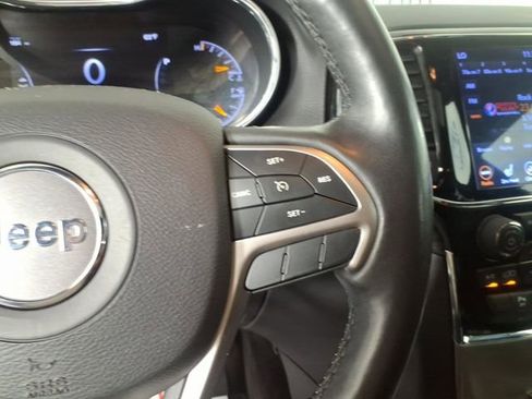 Used 2019 Jeep Grand Cherokee Altitude AWD/4WD image 19