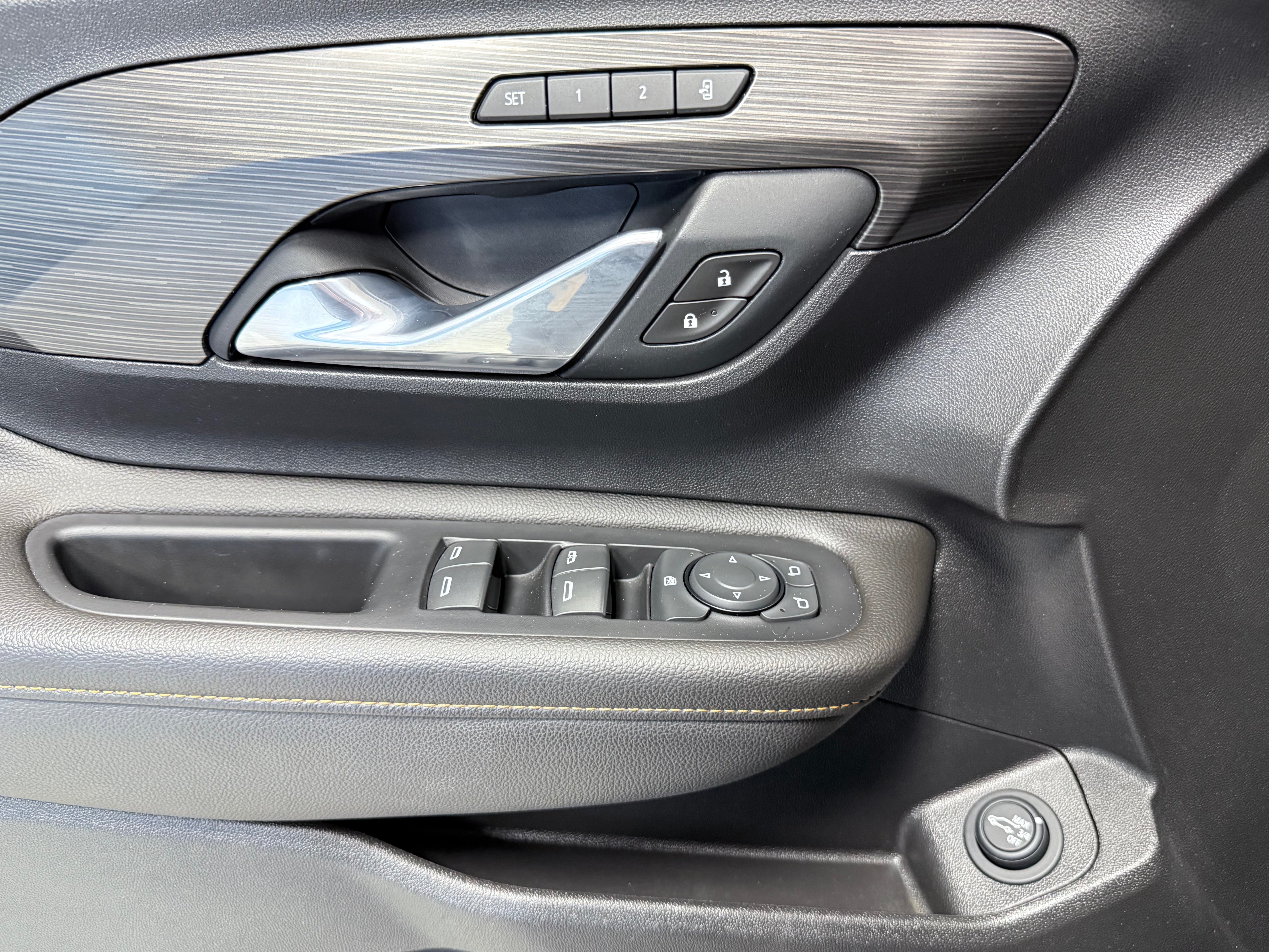 Used 2020 GMC Terrain SLT w/ Preferred Package FWD image 16