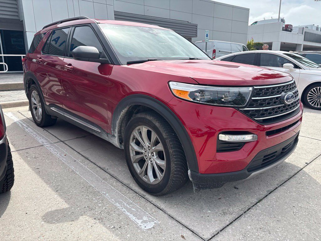 Used 2024 Ford Explorer XLT w/ Equipment Group 202A AWD/4WD image 2