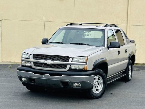 Used 2005 Chevrolet Avalanche LS w/ Onstar Plus Package image 3