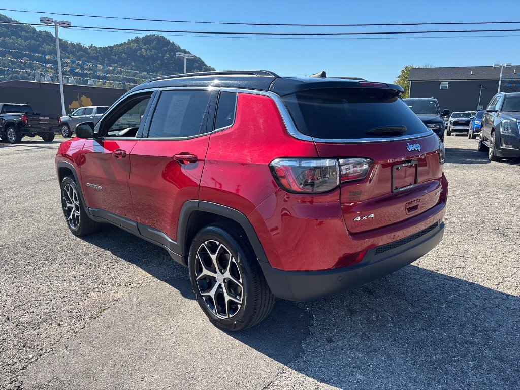 Used 2024 Jeep Compass Limited AWD/4WD image 3