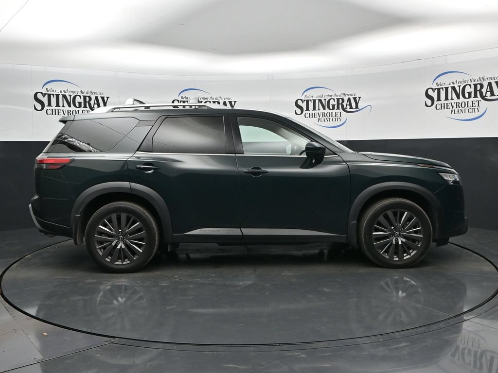 Used 2024 Nissan Pathfinder SL w/ SL Premium Package FWD image 8