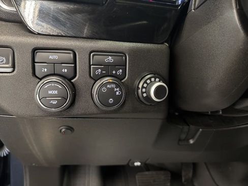 Used 2023 Chevrolet Silverado 1500 LT image 19