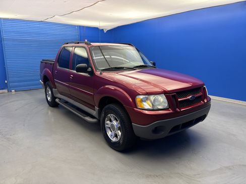 Used 2003 Ford Explorer Sport Trac XLS RWD image 2