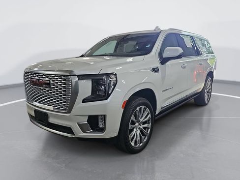 Used 2023 GMC Yukon XL Denali w/ Denali Reserve Package AWD/4WD image 9