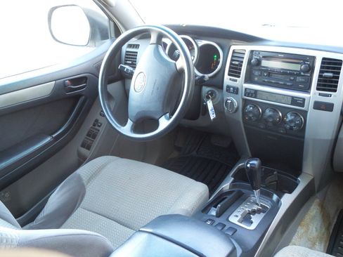 Used 2005 Toyota 4Runner SR5 image 79