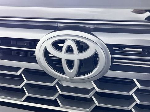 Used 2025 Toyota Tacoma TRD Sport image 31