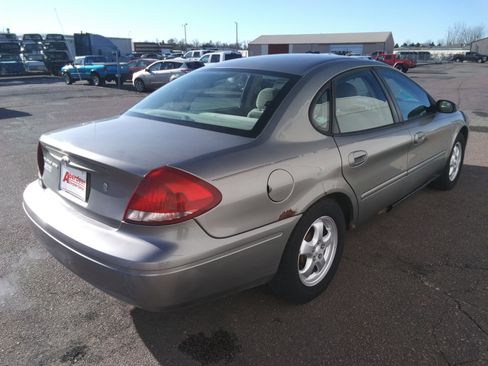 Used 2004 Ford Taurus SES image 5