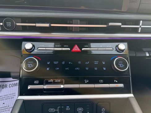 Certified 2024 Hyundai Santa Fe Limited image 18