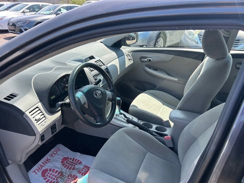 Used 2013 Toyota Corolla LE FWD image 4