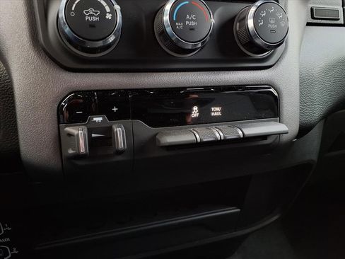 Used 2024 RAM 2500 Big Horn w/ Bed Utility Group image 8