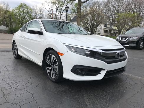 Used 2018 Honda Civic EX-T image 2