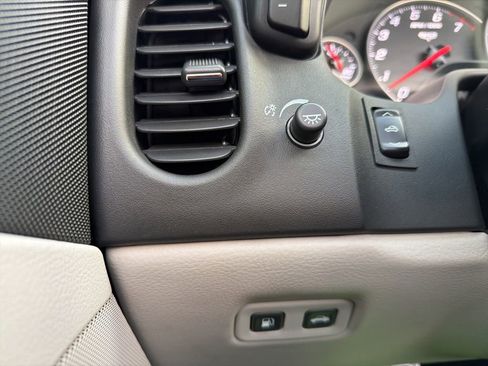 Used 2013 Chevrolet Corvette Grand Sport w/ 3LT Preferred Equipment Group image 27