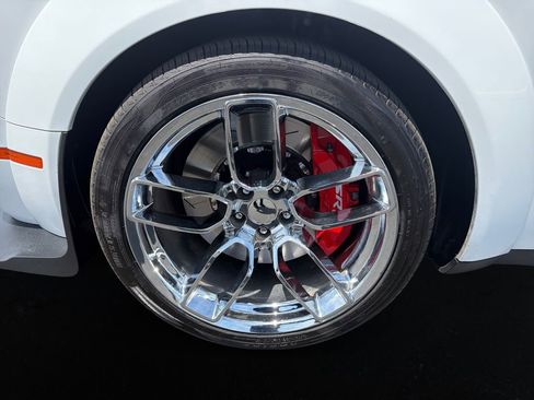 Used 2022 Dodge Challenger R/T Scat Pack RWD image 9