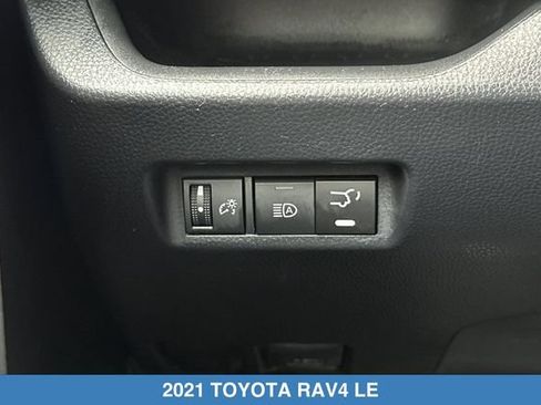 Used 2021 Toyota RAV4 LE w/ Carpet Mat Package (TMS) AWD/4WD image 30