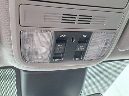 Used 2024 Honda Odyssey EX-L image 19