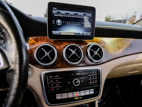 Used 2019 Mercedes-Benz GLA 250 w/ Convenience Package image 26