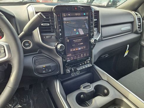 New 2026 RAM 2500 Big Horn AWD/4WD image 19