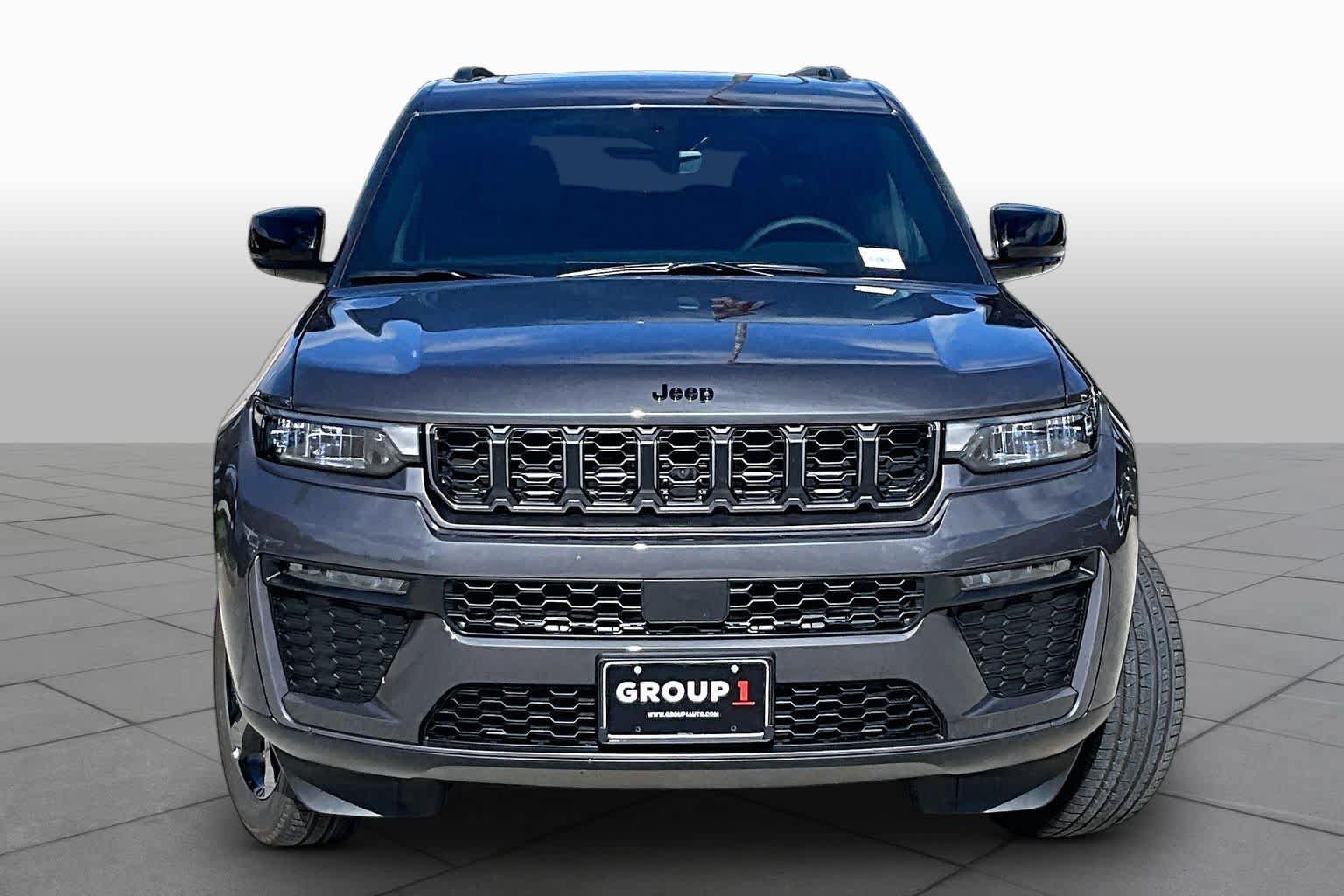 New 2026 Jeep Grand Cherokee L Limited w/ Limited Altitude Package AWD/4WD image 4