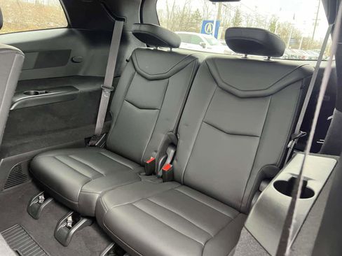 Used 2024 Cadillac XT6 Luxury image 17