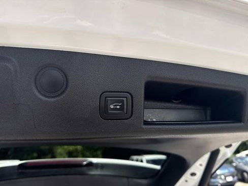 Used 2024 Chevrolet Equinox LT FWD image 10