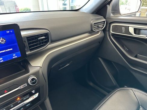 Certified 2020 Ford Explorer XLT w/ Equipment Group 202A image 39