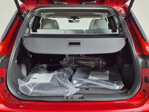 Used 2025 Mitsubishi Outlander SE image 13