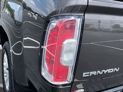 Used 2019 GMC Canyon SLT w/ Driver Alert Package AWD/4WD image 30