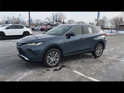 Used 2021 Toyota Venza Limited image 4