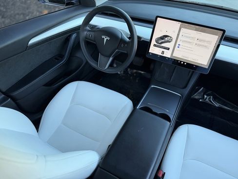 Used 2022 Tesla Model 3 Long Range image 41