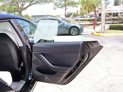 Used 2021 Tesla Model 3 Standard Range Plus image 26