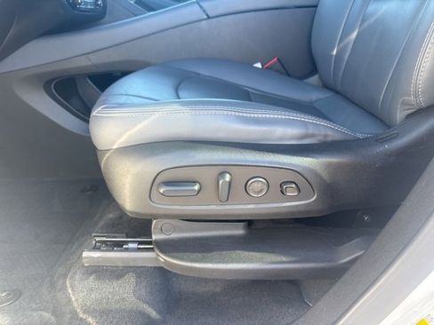Used 2024 Buick Enclave Premium image 19