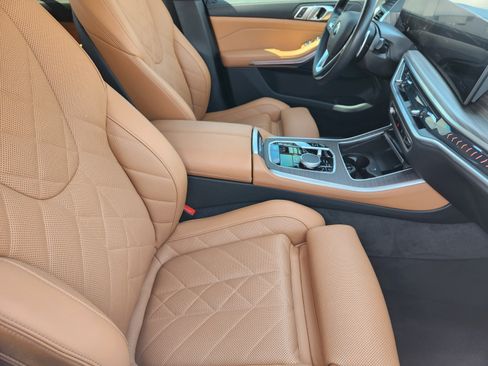Used 2025 BMW X5 xDrive40i w/ Parking Assistance Package AWD/4WD image 8