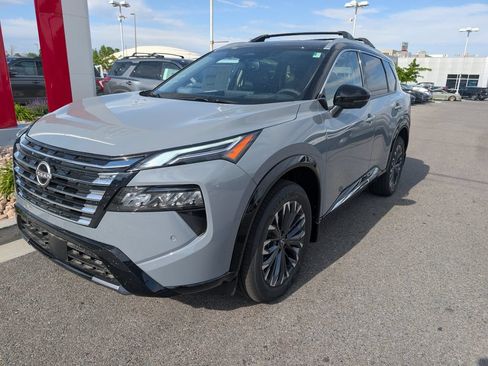 New 2026 Nissan Rogue Platinum w/ Platinum Premium Package AWD/4WD image 3