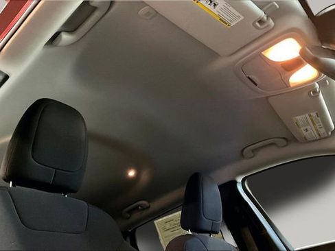 Used 2021 Jeep Cherokee Latitude image 27