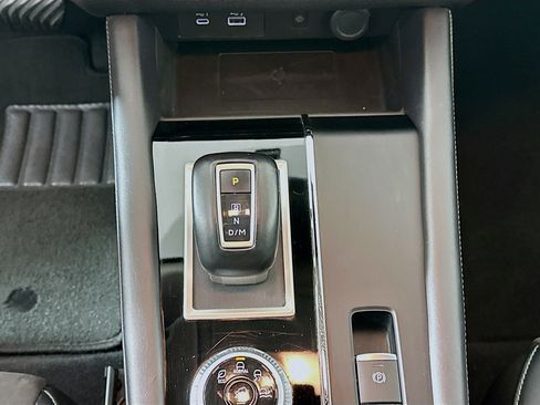 Used 2024 Mitsubishi Outlander SE image 23