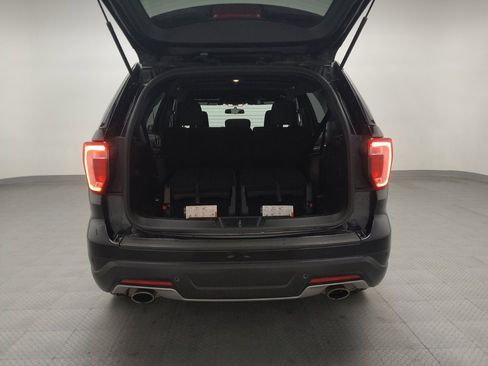 Used 2018 Ford Explorer XLT image 29