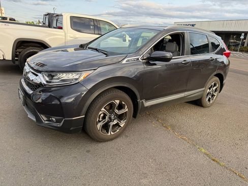 Used 2018 Honda CR-V Touring image 2