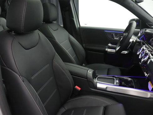 New 2026 Mercedes-Benz GLB 35 AMG 4MATIC image 9