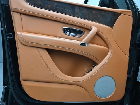 Used 2019 Bentley Bentayga AWD/4WD image 9