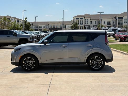 Used 2025 Kia Soul EX FWD image 4